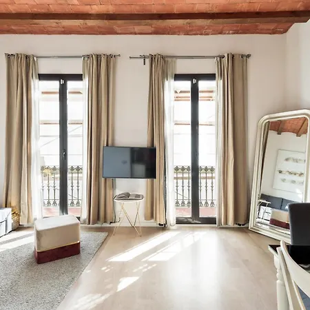 Enjoy Montserrat Boutique In Eixample