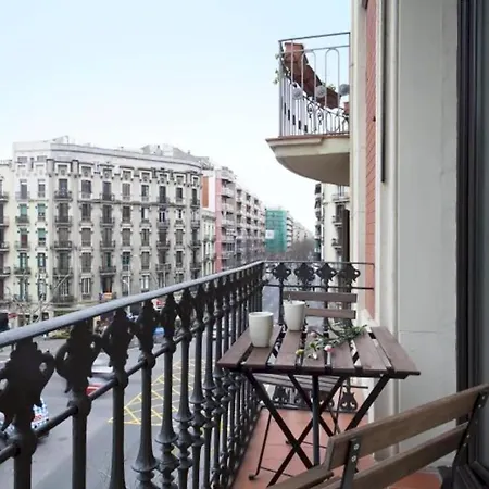 Enjoy Montserrat Boutique In Eixample Apartment