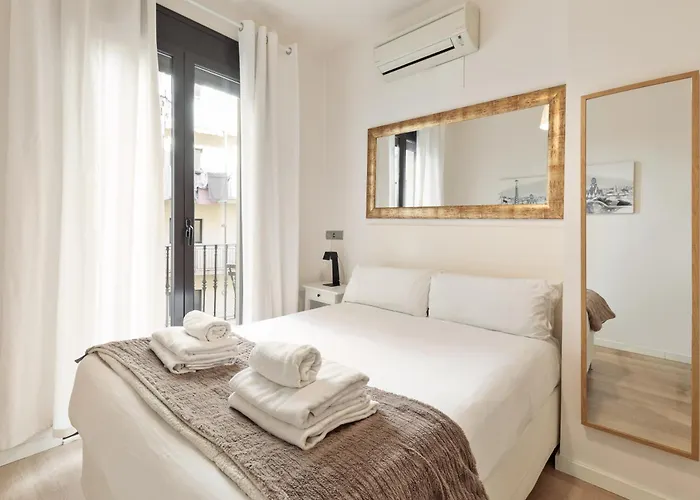 Enjoy Montserrat Boutique In Eixample