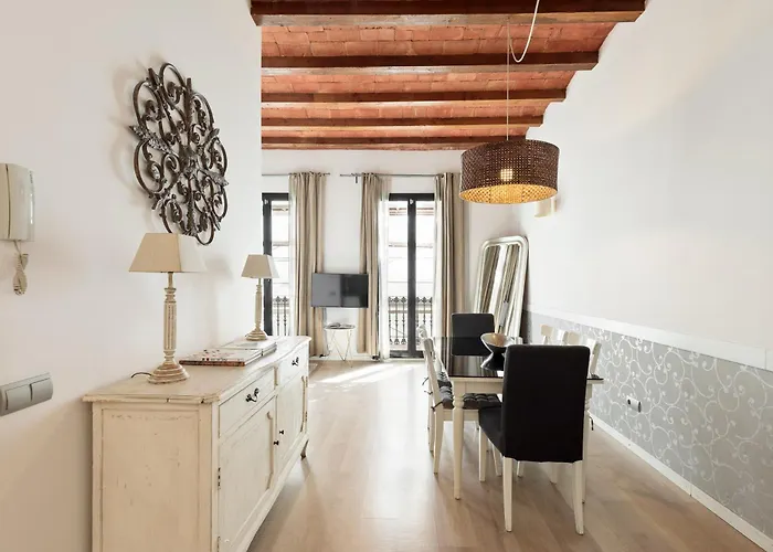 Enjoy Montserrat Boutique In Eixample